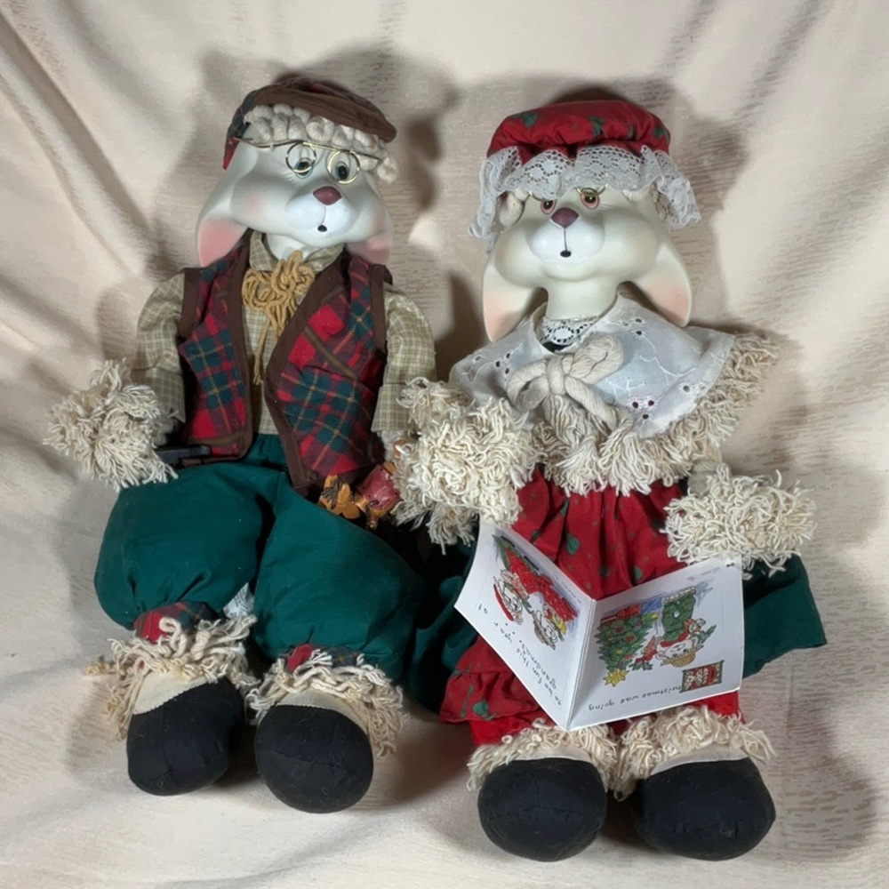 Grandpa Lloyd” & “Granny Flo” House of Floyd Christmas Around the World